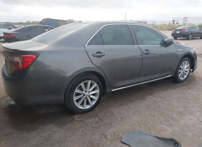 Photo 4 of 2014 Toyota Camry HYBRID XLE (VIN 4T1BD1FK2EU103914)