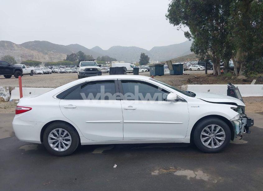 Photo 14 of 2015 Toyota Camry HYBRID LE (VIN 4T1BD1FK2FU150183)