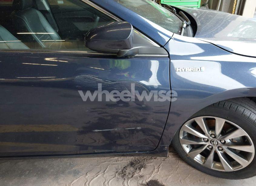 Photo 18 of 2015 Toyota Camry HYBRID XLE (VIN 4T1BD1FK2FU151947)