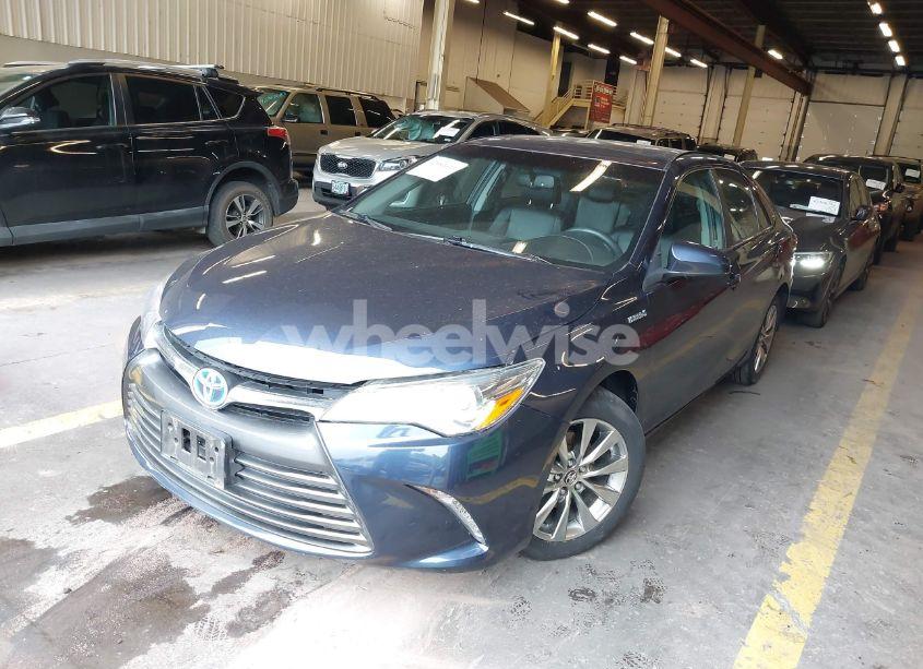 Photo 2 of 2015 Toyota Camry HYBRID XLE (VIN 4T1BD1FK2FU151947)