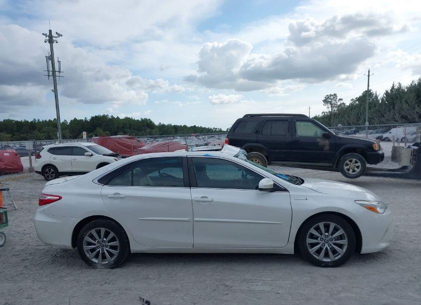 Photo 12 of 2016 Toyota Camry HYBRID XLE (VIN 4T1BD1FK2GU179944)