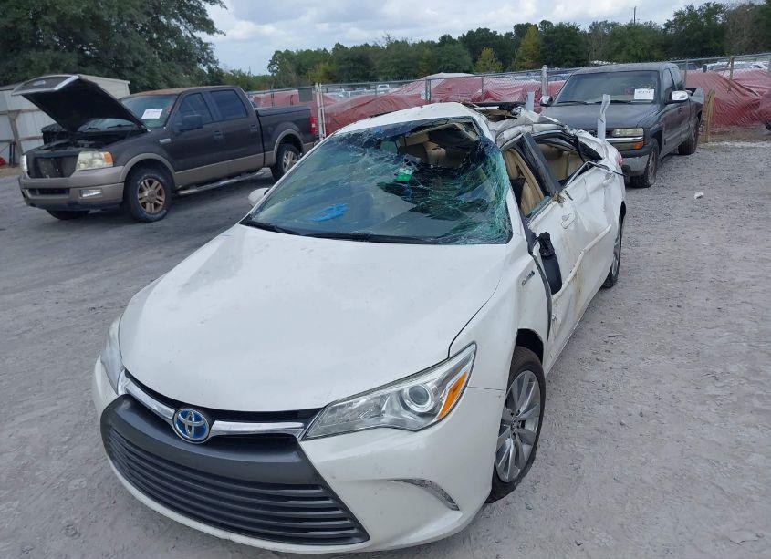 Photo 2 of 2016 Toyota Camry HYBRID XLE (VIN 4T1BD1FK2GU179944)