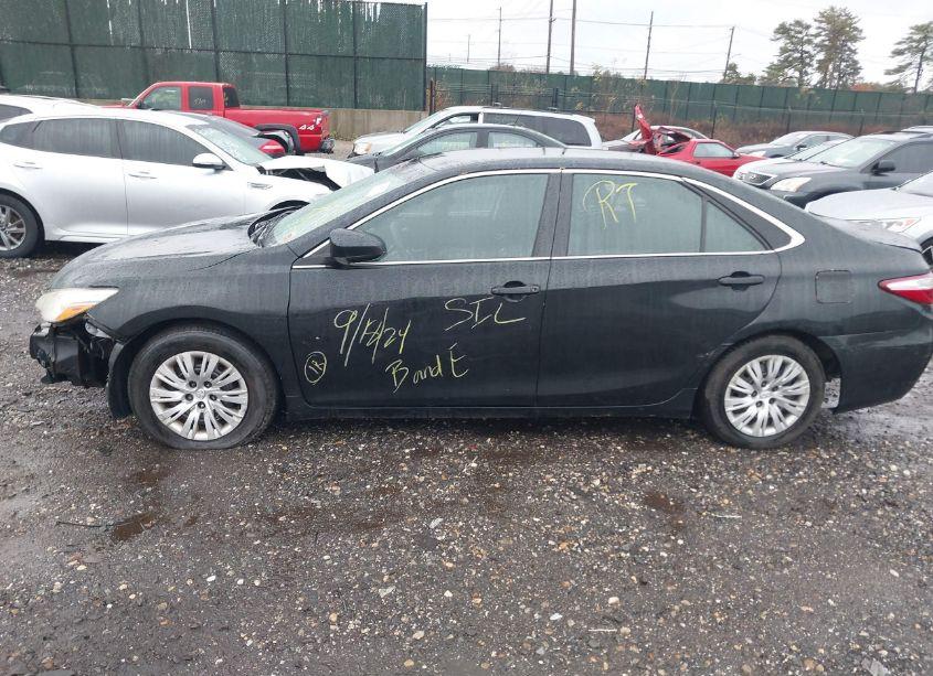 Photo 13 of 2015 Toyota Camry HYBRID LE (VIN 4T1BD1FK3FU149494)