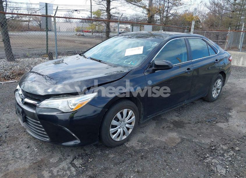 Photo 2 of 2015 Toyota Camry HYBRID LE (VIN 4T1BD1FK3FU164092)