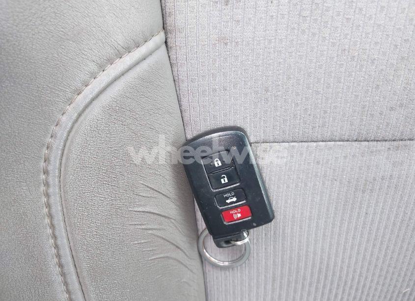 Photo 11 of 2015 Toyota Camry HYBRID LE (VIN 4T1BD1FK3FU165145)