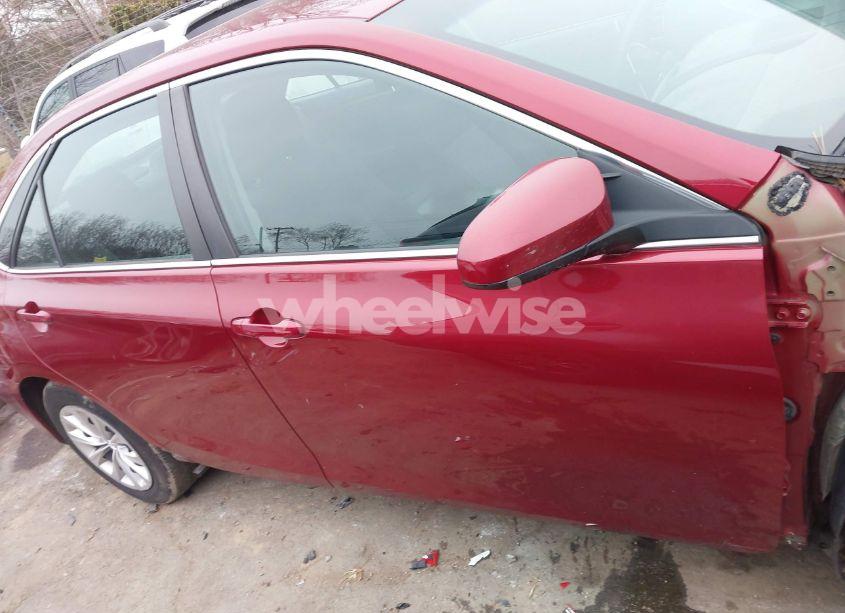 Photo 13 of 2015 Toyota Camry HYBRID LE (VIN 4T1BD1FK3FU170927)