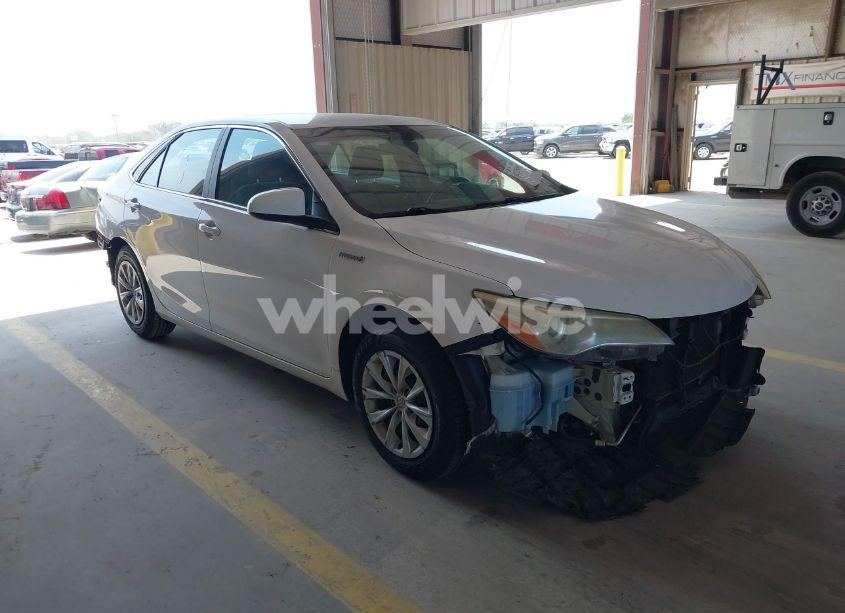 2016 Toyota Camry HYBRID LE (VIN 4T1BD1FK3GU199247) main photo