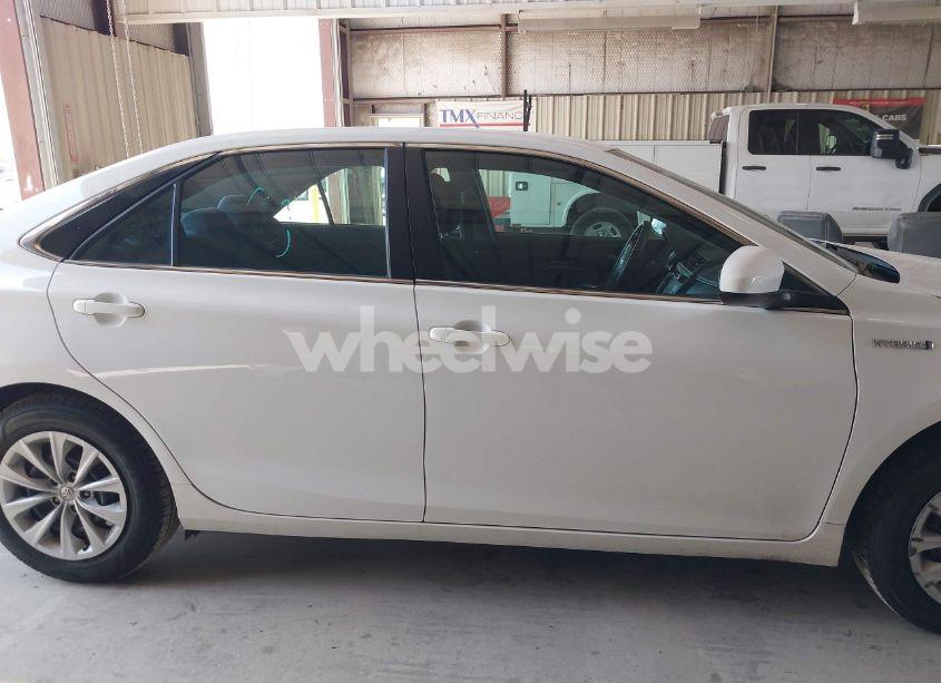 Photo 14 of 2016 Toyota Camry HYBRID LE (VIN 4T1BD1FK3GU199247)