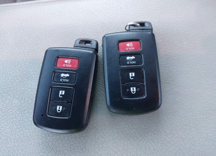 Photo 11 of 2012 Toyota Camry HYBRID XLE (VIN 4T1BD1FK4CU052932)