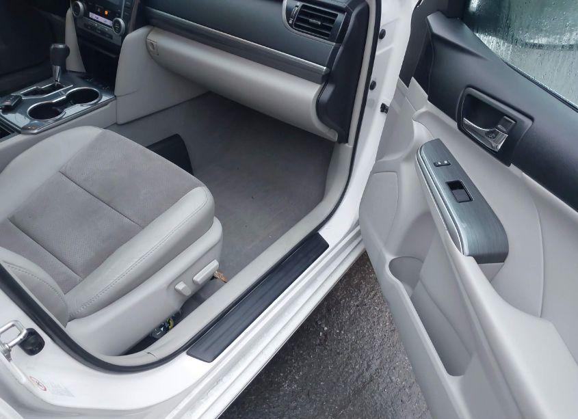 Photo 5 of 2012 Toyota Camry HYBRID XLE (VIN 4T1BD1FK4CU061484)