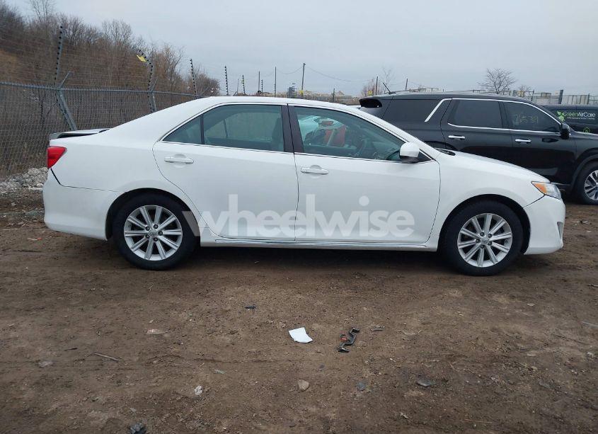 Photo 13 of 2014 Toyota Camry HYBRID XLE (VIN 4T1BD1FK4EU107978)