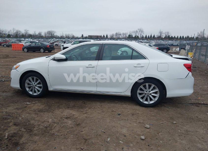 Photo 14 of 2014 Toyota Camry HYBRID XLE (VIN 4T1BD1FK4EU107978)