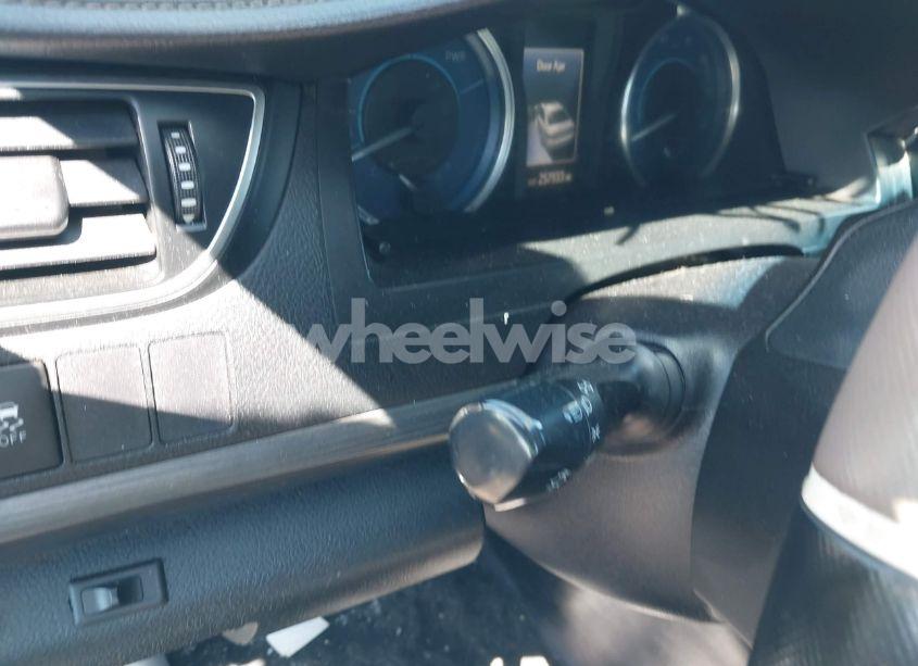 Photo 7 of 2015 Toyota Camry HYBRID LE (VIN 4T1BD1FK4FU161024)