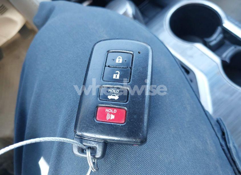 Photo 11 of 2012 Toyota Camry HYBRID LE (VIN 4T1BD1FK5CU033161)