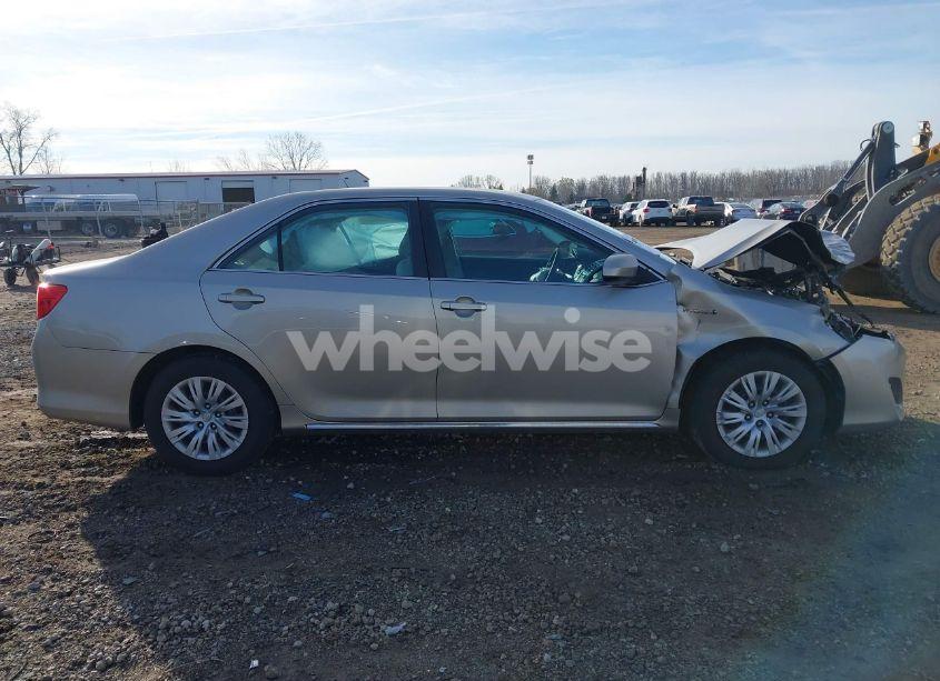 Photo 13 of 2013 Toyota Camry HYBRID LE (VIN 4T1BD1FK5DU076450)