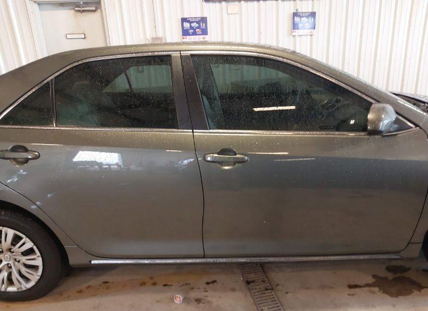 Photo 14 of 2014 Toyota Camry HYBRID LE (VIN 4T1BD1FK5EU101977)