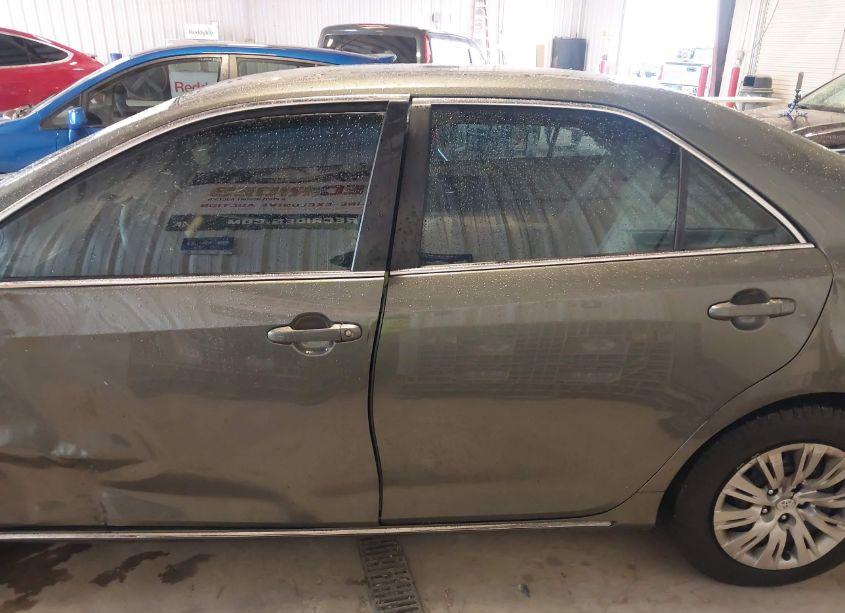 Photo 15 of 2014 Toyota Camry HYBRID LE (VIN 4T1BD1FK5EU101977)