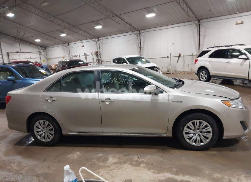Photo 13 of 2014 Toyota Camry HYBRID LE (VIN 4T1BD1FK5EU105432)