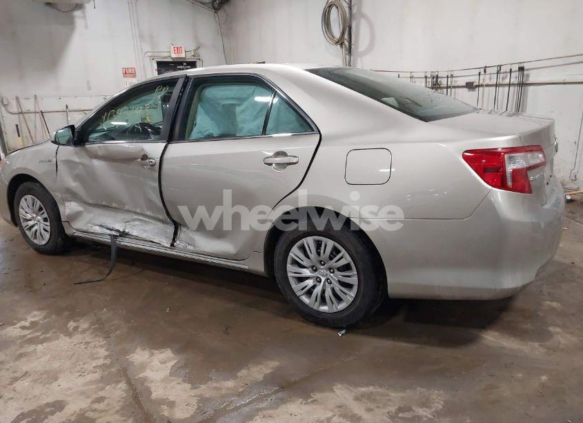 Photo 3 of 2014 Toyota Camry HYBRID LE (VIN 4T1BD1FK5EU105432)