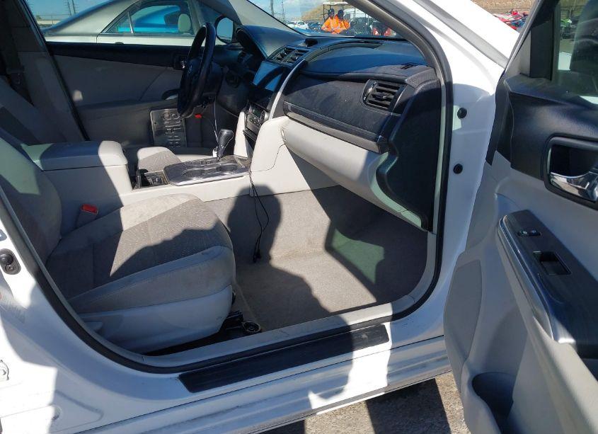 Photo 5 of 2014 Toyota Camry HYBRID XLE (VIN 4T1BD1FK5EU106094)