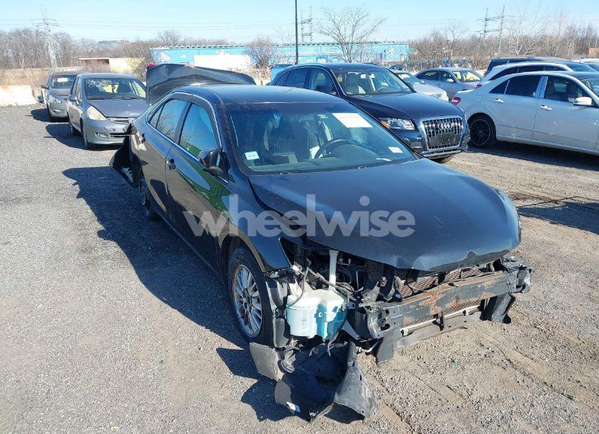 2015 Toyota Camry HYBRID LE (VIN 4T1BD1FK5FU170038) main photo