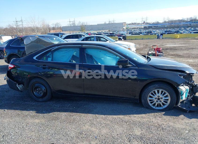 Photo 13 of 2015 Toyota Camry HYBRID LE (VIN 4T1BD1FK5FU170038)