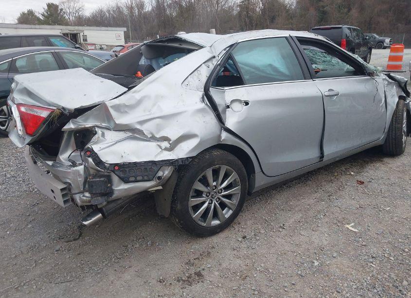 Photo 4 of 2015 Toyota Camry HYBRID XLE (VIN 4T1BD1FK5FU171433)