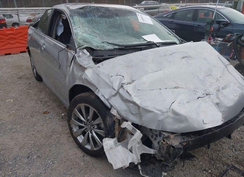 Photo 6 of 2015 Toyota Camry HYBRID XLE (VIN 4T1BD1FK5FU171433)