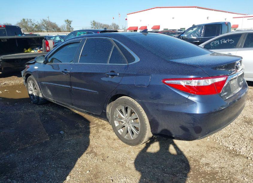 Photo 3 of 2016 Toyota Camry HYBRID XLE (VIN 4T1BD1FK5GU200530)