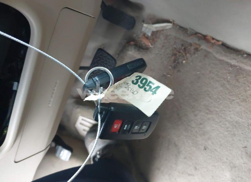 Photo 11 of 2013 Toyota Camry HYBRID LE (VIN 4T1BD1FK6DU064484)