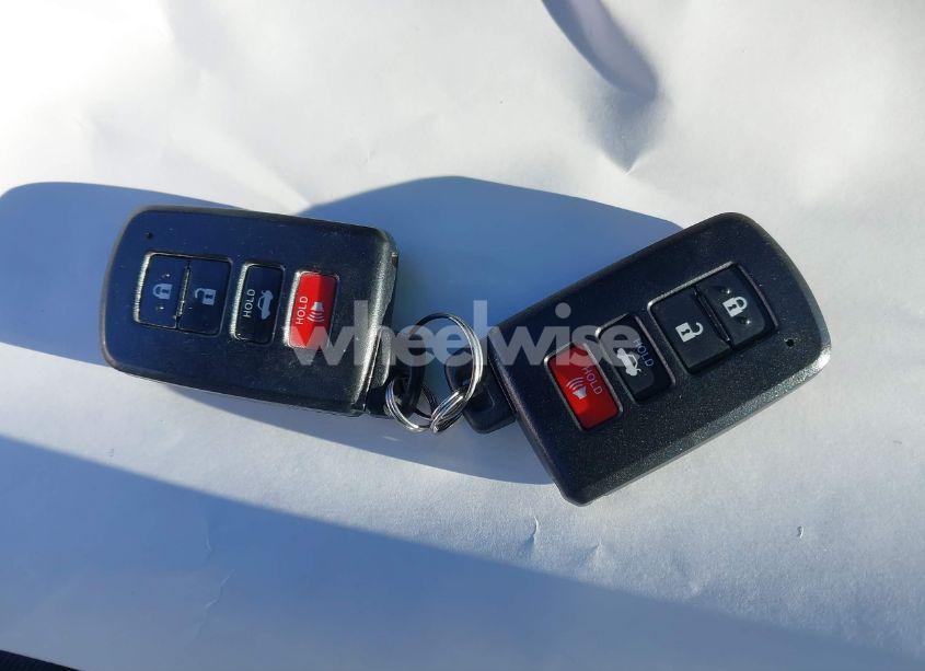 Photo 11 of 2013 Toyota Camry HYBRID LE (VIN 4T1BD1FK6DU080281)