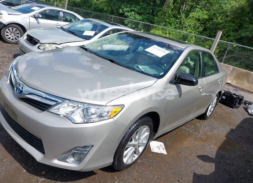 Photo 2 of 2014 Toyota Camry HYBRID XLE (VIN 4T1BD1FK6EU100238)