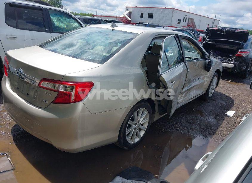 Photo 4 of 2014 Toyota Camry HYBRID XLE (VIN 4T1BD1FK6EU100238)