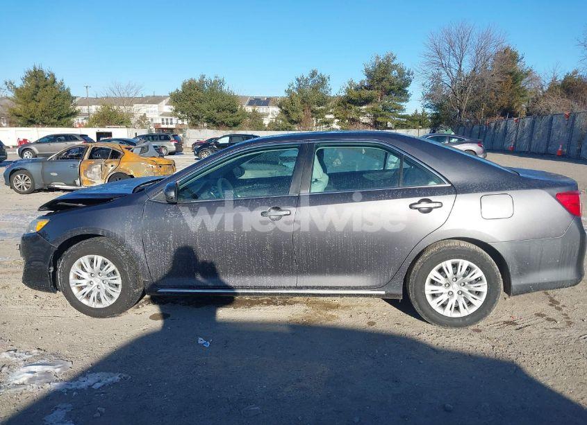 Photo 14 of 2014 Toyota Camry HYBRID LE (VIN 4T1BD1FK6EU139430)