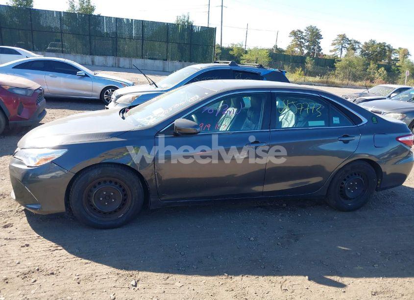 Photo 13 of 2015 Toyota Camry HYBRID LE (VIN 4T1BD1FK6FU152938)