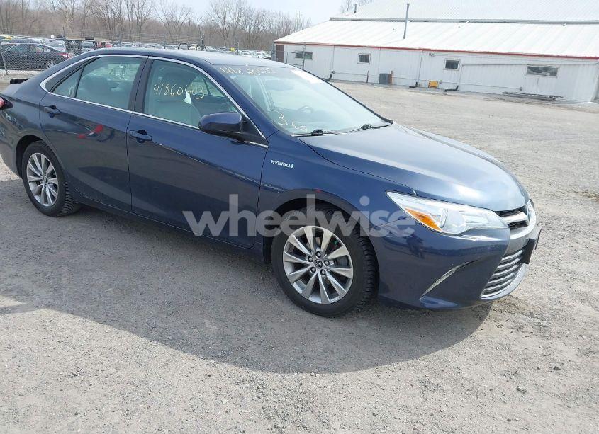 2015 Toyota Camry HYBRID XLE (VIN 4T1BD1FK6FU170842) main photo