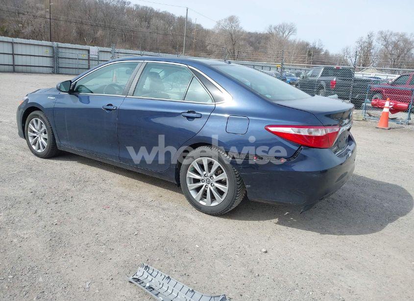 Photo 3 of 2015 Toyota Camry HYBRID XLE (VIN 4T1BD1FK6FU170842)