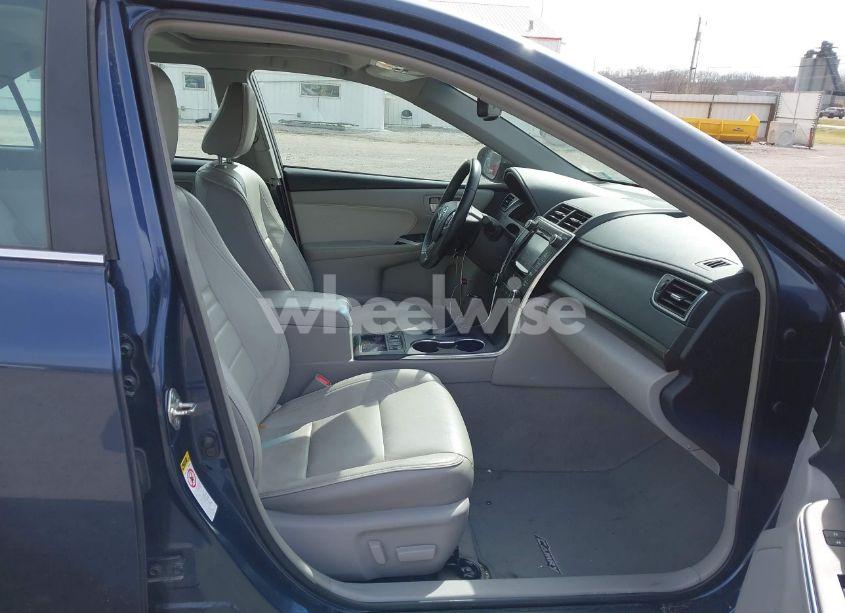 Photo 5 of 2015 Toyota Camry HYBRID XLE (VIN 4T1BD1FK6FU170842)