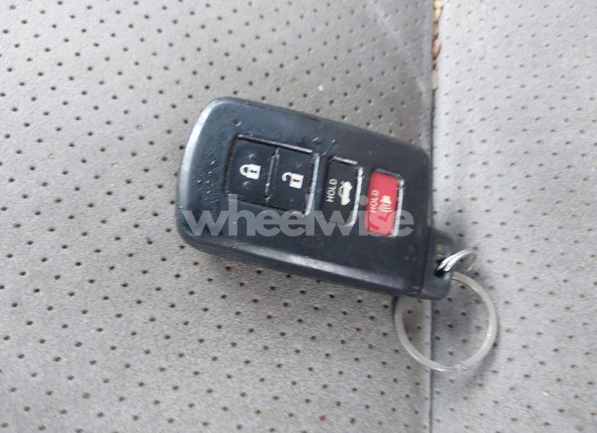 Photo 11 of 2012 Toyota Camry HYBRID XLE (VIN 4T1BD1FK7CU015342)