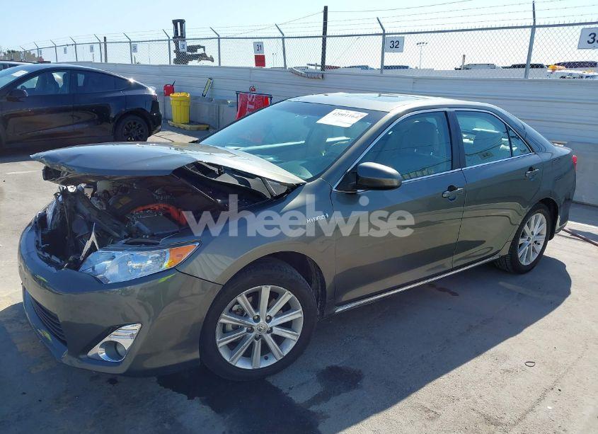 Photo 2 of 2013 Toyota Camry HYBRID XLE (VIN 4T1BD1FK7DU091659)