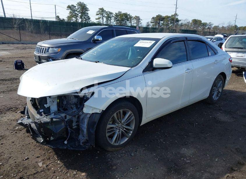 Photo 2 of 2016 Toyota Camry HYBRID SE (VIN 4T1BD1FK7GU179745)