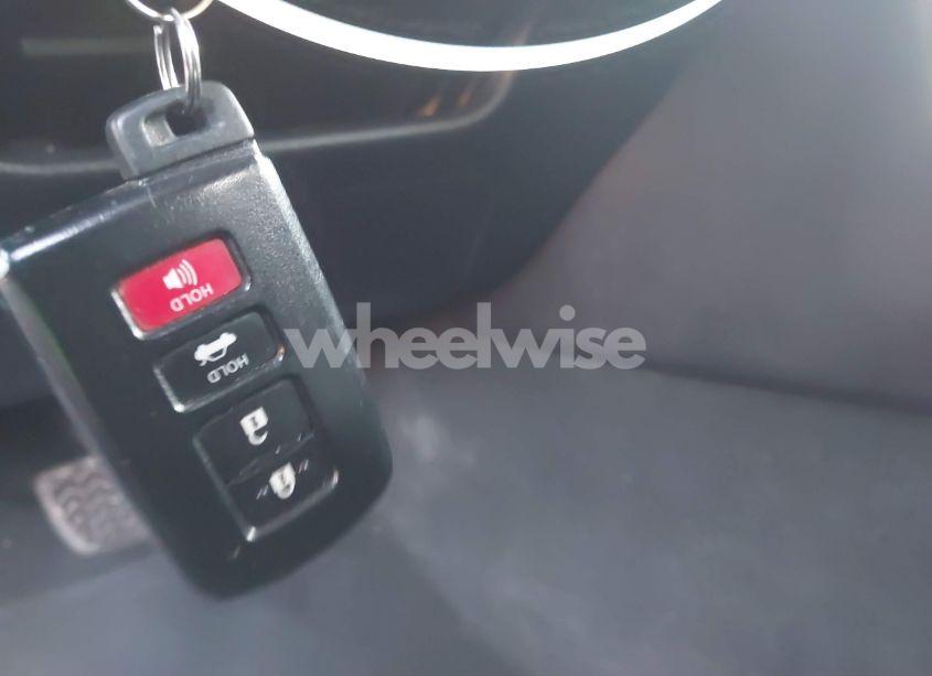 Photo 11 of 2016 Toyota Camry HYBRID XLE (VIN 4T1BD1FK7GU194066)