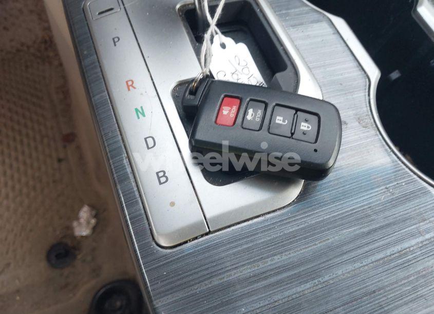 Photo 11 of 2012 Toyota Camry HYBRID XLE (VIN 4T1BD1FK8CU031730)