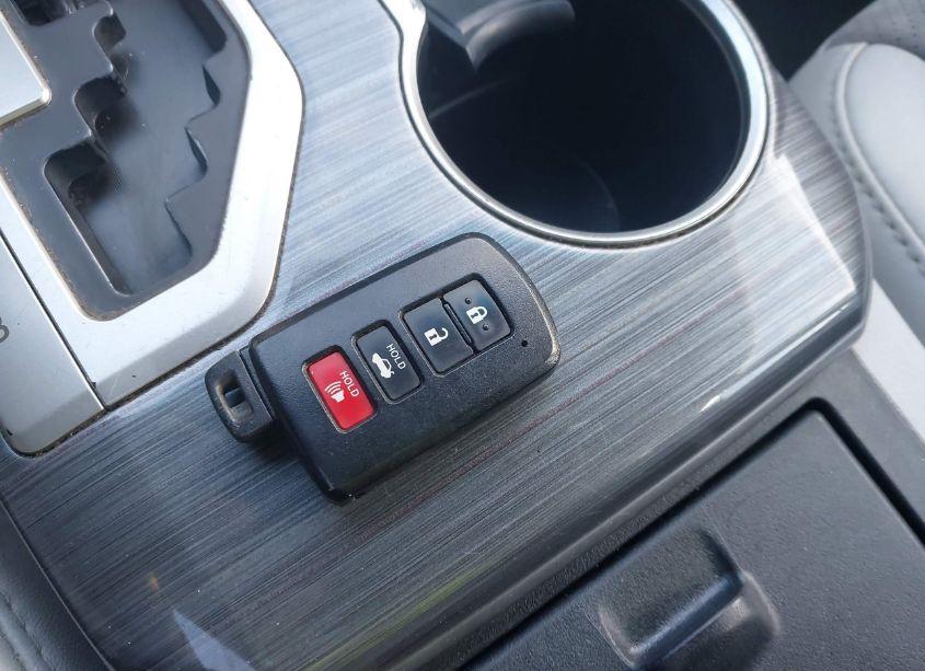 Photo 11 of 2012 Toyota Camry HYBRID XLE (VIN 4T1BD1FK8CU049211)