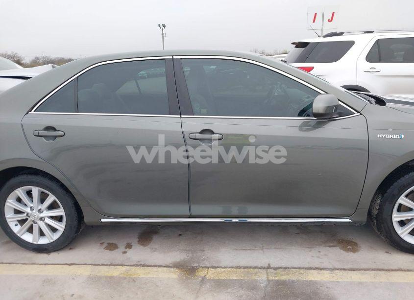 Photo 13 of 2014 Toyota Camry HYBRID XLE (VIN 4T1BD1FK8EU102685)