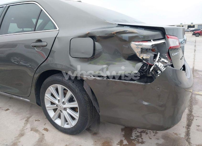 Photo 6 of 2014 Toyota Camry HYBRID XLE (VIN 4T1BD1FK8EU102685)