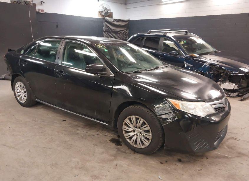 2014 Toyota Camry HYBRID LE (VIN 4T1BD1FK8EU111726) main photo