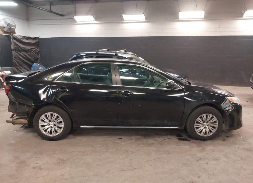 Photo 13 of 2014 Toyota Camry HYBRID LE (VIN 4T1BD1FK8EU111726)