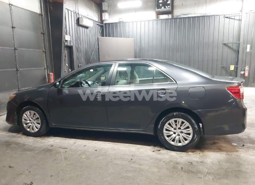 Photo 15 of 2014 Toyota Camry HYBRID LE (VIN 4T1BD1FK8EU139980)