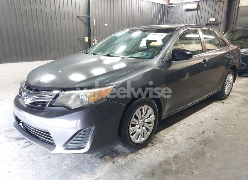 Photo 2 of 2014 Toyota Camry HYBRID LE (VIN 4T1BD1FK8EU139980)